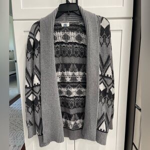 Old Navy women’s x-small gray geometric thicker cardigan sweater